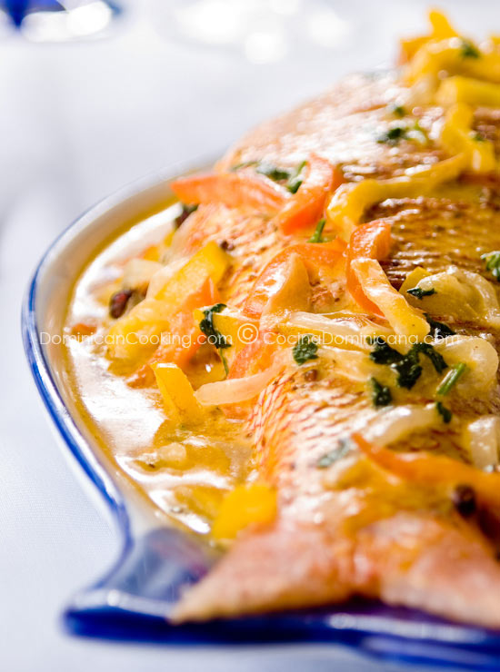 Pescado con coco (Fish in coconut sauce)