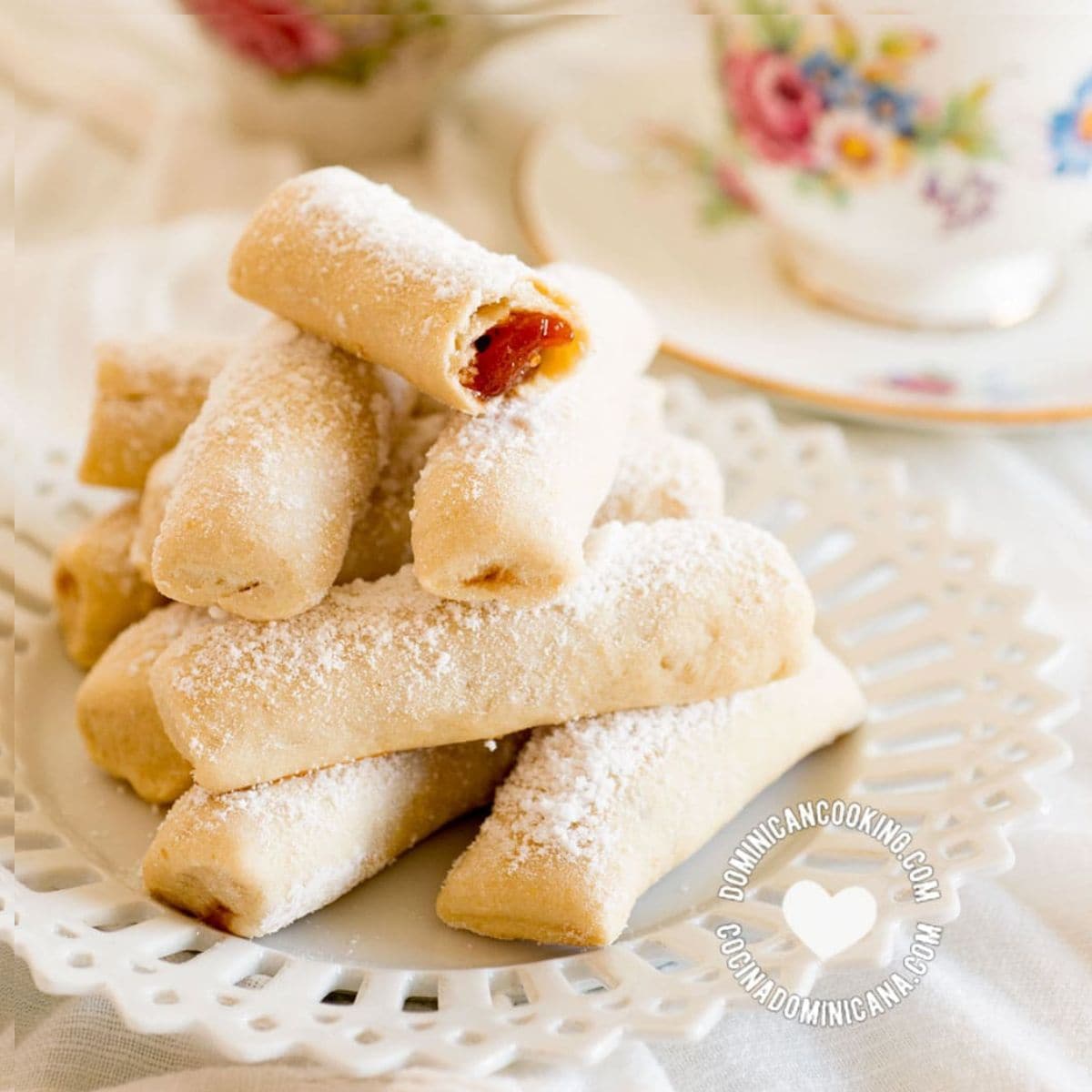 Deditos de novia (Guava pastry).