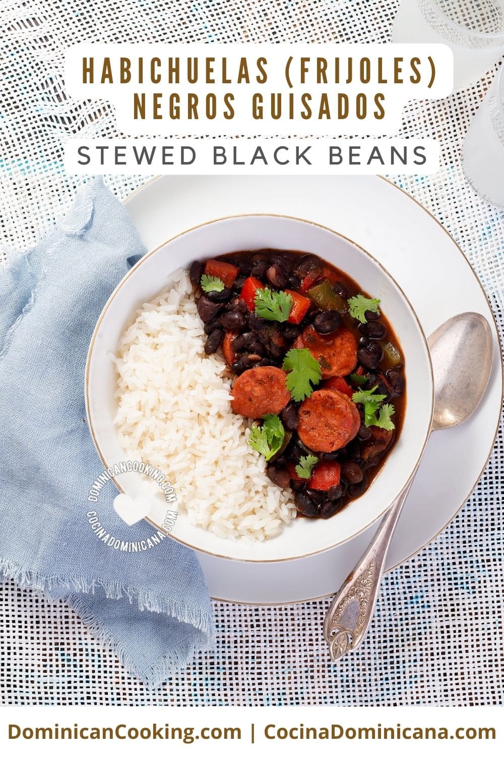 Habichuelas negras guisadas (stewed black beans) recipe.