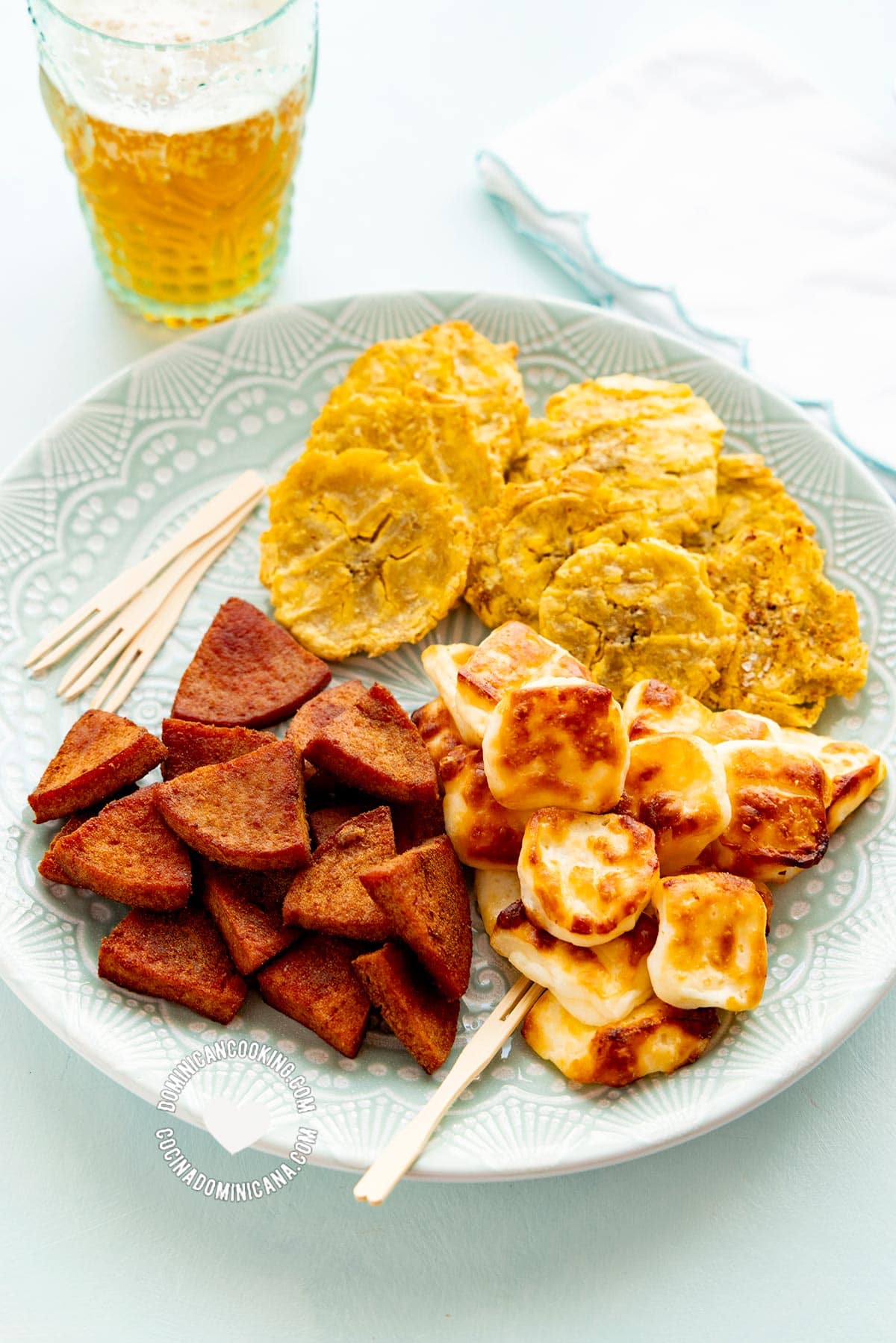 Air fryer salami y queso frito (Dominican salami and cheese).