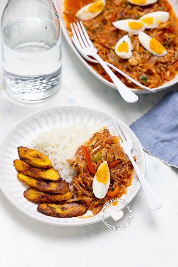 Bacalao con Repollo [Video+Recipe] Codfish with Cabbage