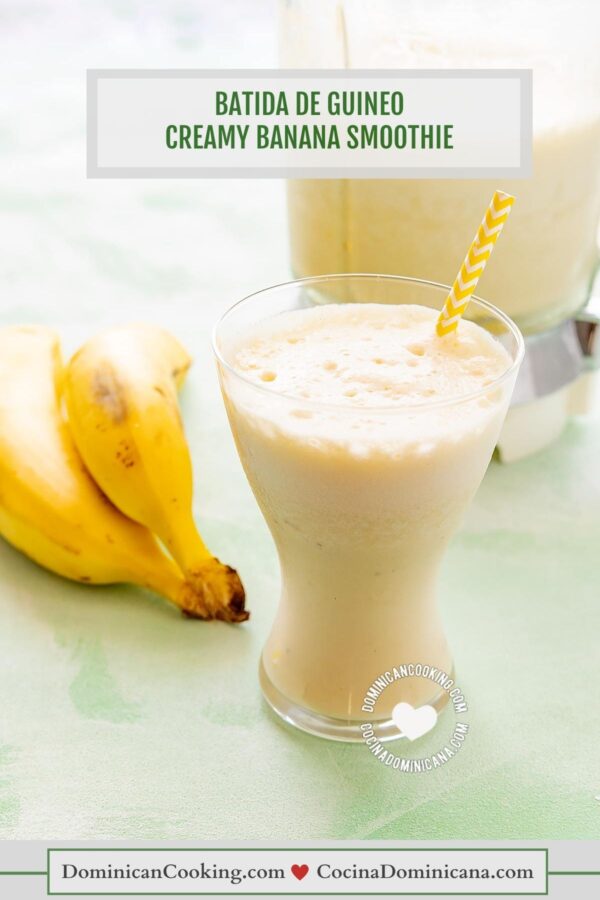 Batida de guineo (Dominican banana smoothie).