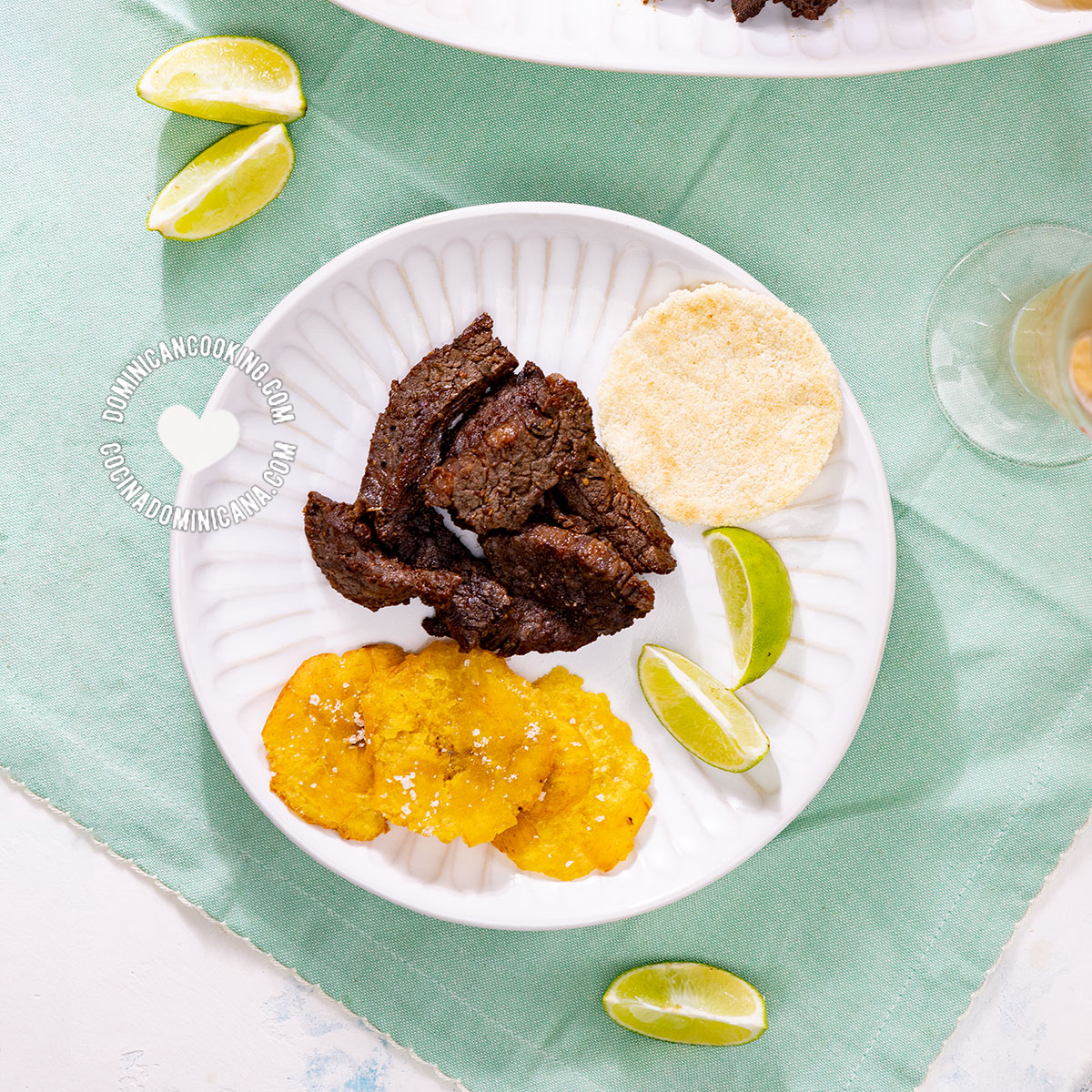 Carnita frita, res frita or puerco frito (Dominican fried beef or fried pork).