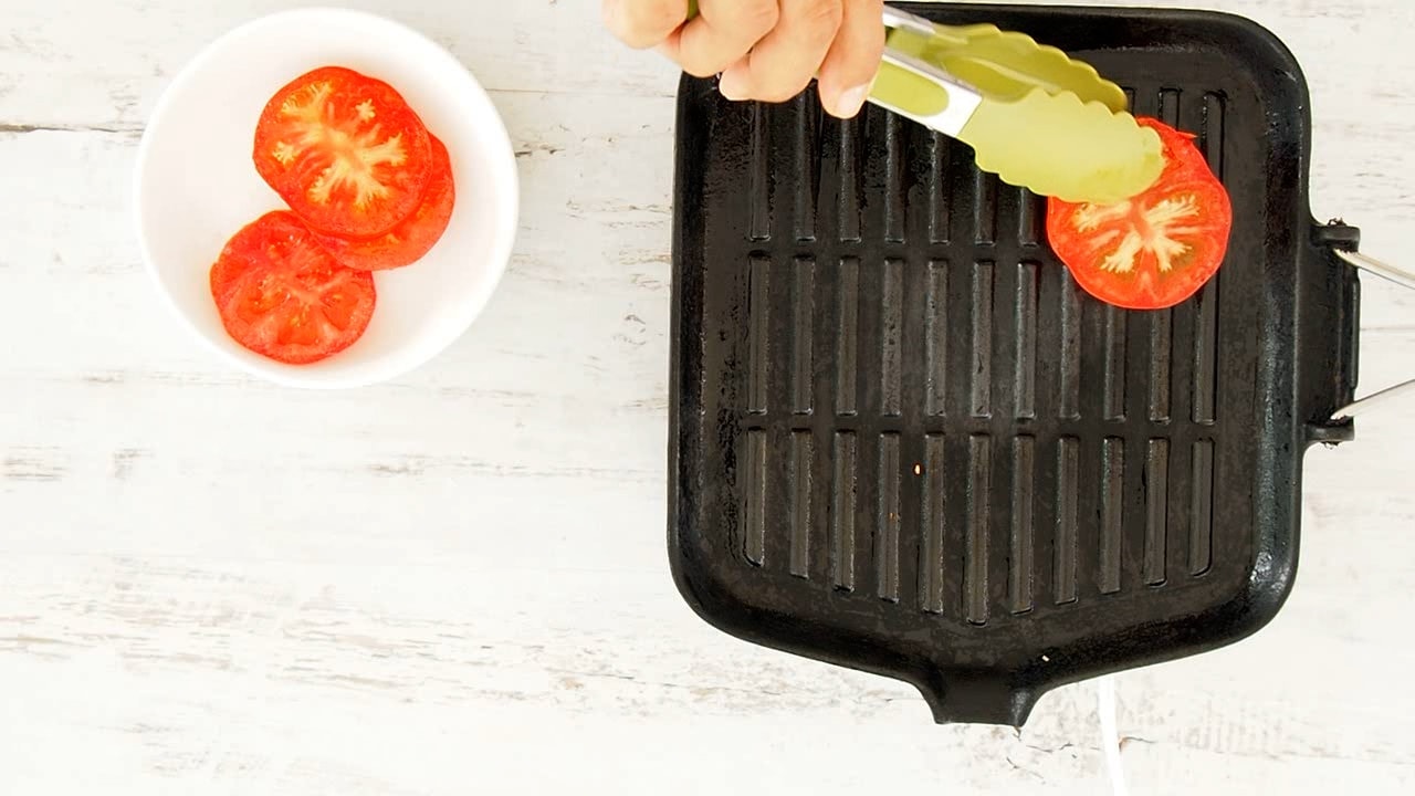 Grilling the tomatoes