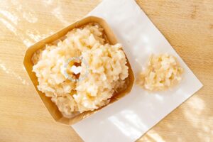 Cocadas (coconut candies).