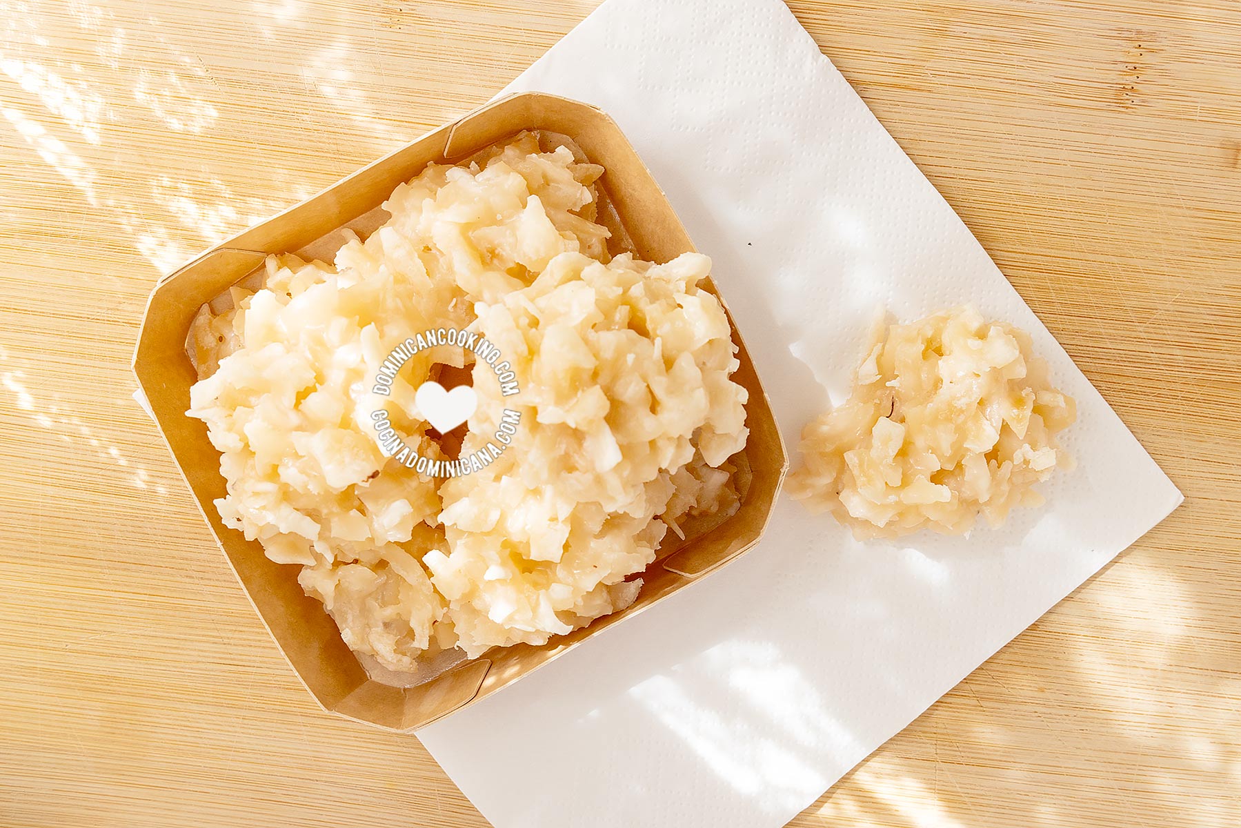 Cocadas (coconut candies).