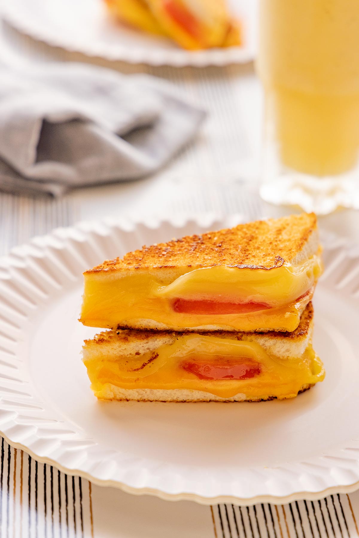 Sandwich derretido de queso dominicano.