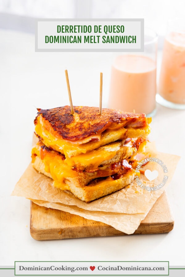 Sandwich derretido de queso dominicano (Dominican cheese melt sandwich).