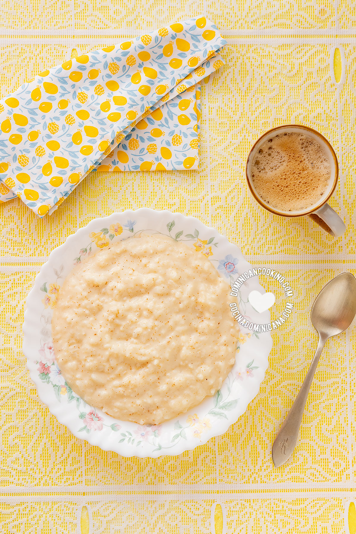 Arroz con leche salado (savory, sugar-free rice porridge).