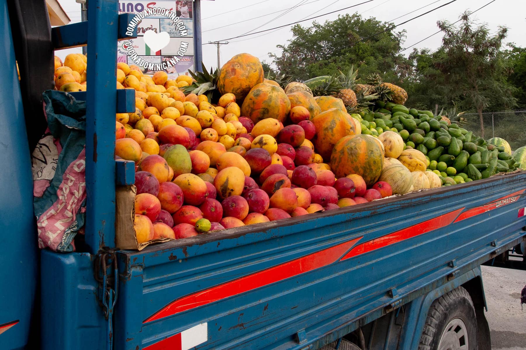 Dominican frutero (fruit vendor)