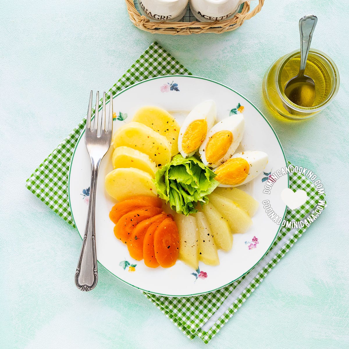 Ensalada hervida (boiled salad).