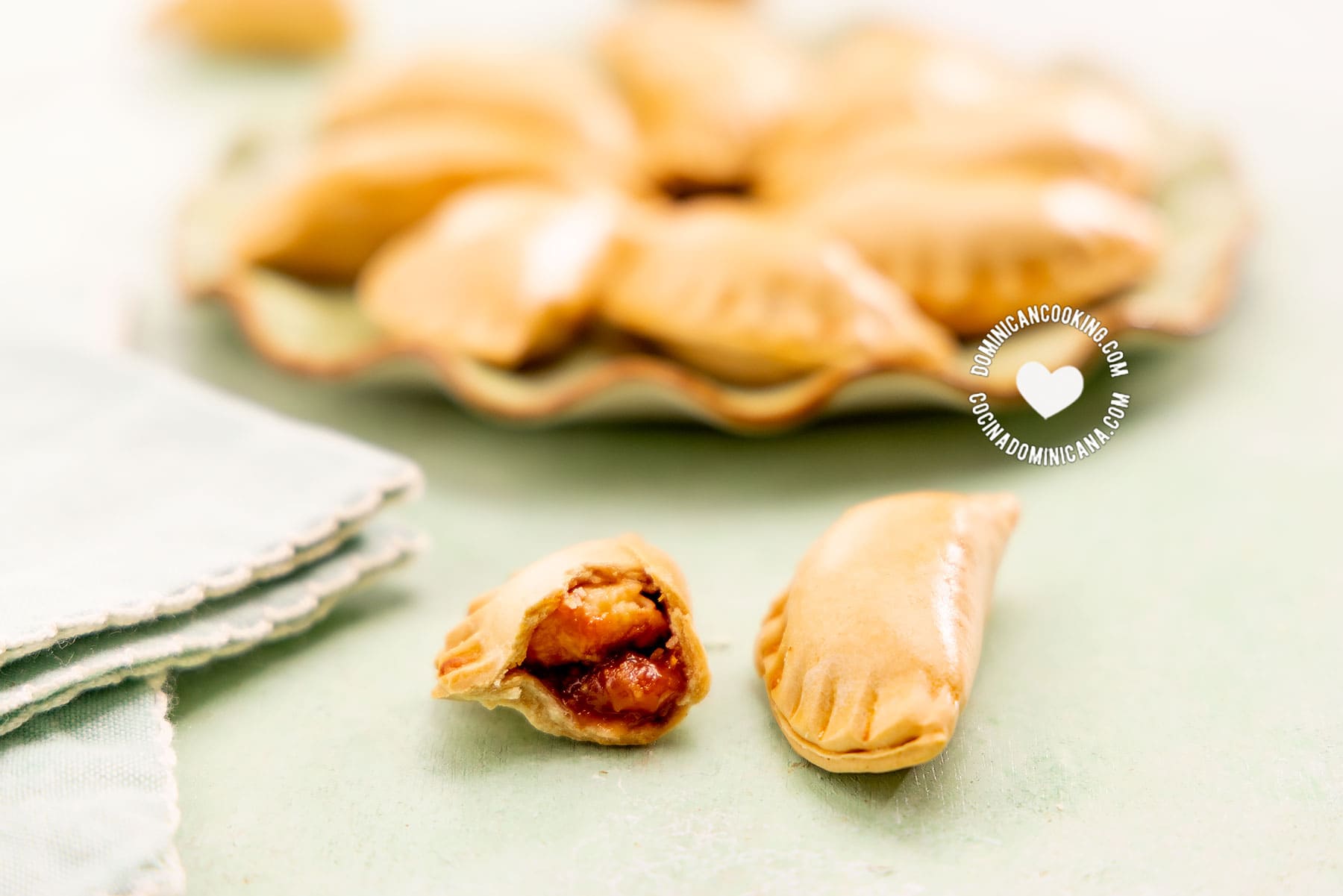 Empanaditas de guayaba y queso.