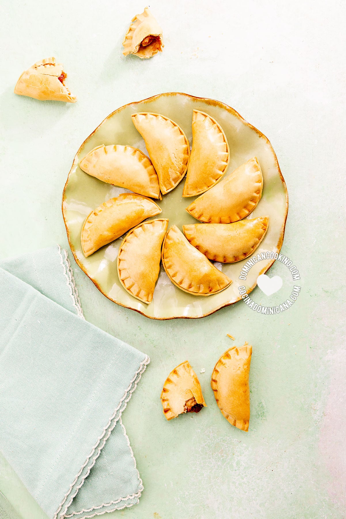 Empanadas de guayaba (guava empanadas).