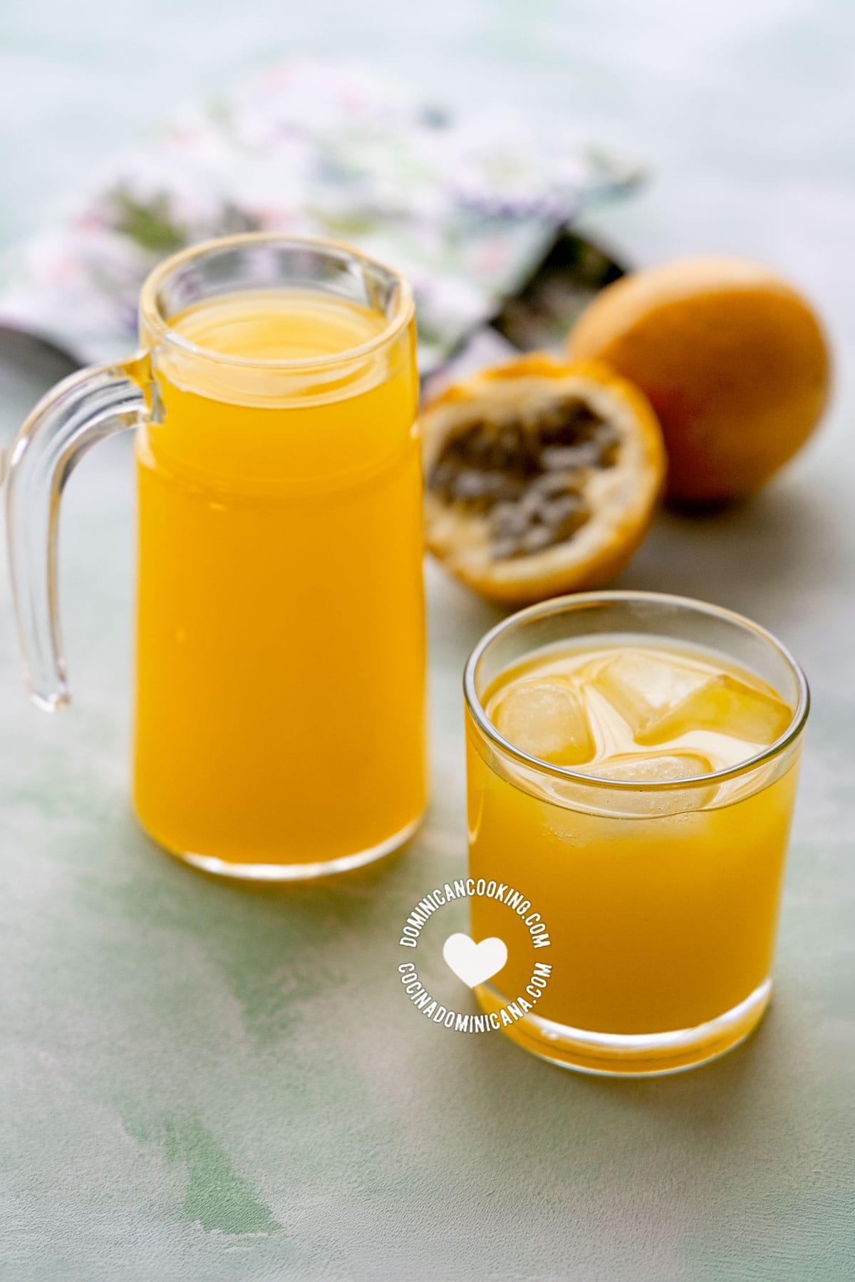 Passionfruit juice (jugo de chinola).