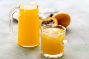 Passionfruit juice (jugo de chinola).
