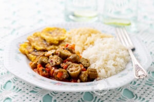 Molondrones guisados (Dominican stewed okra).