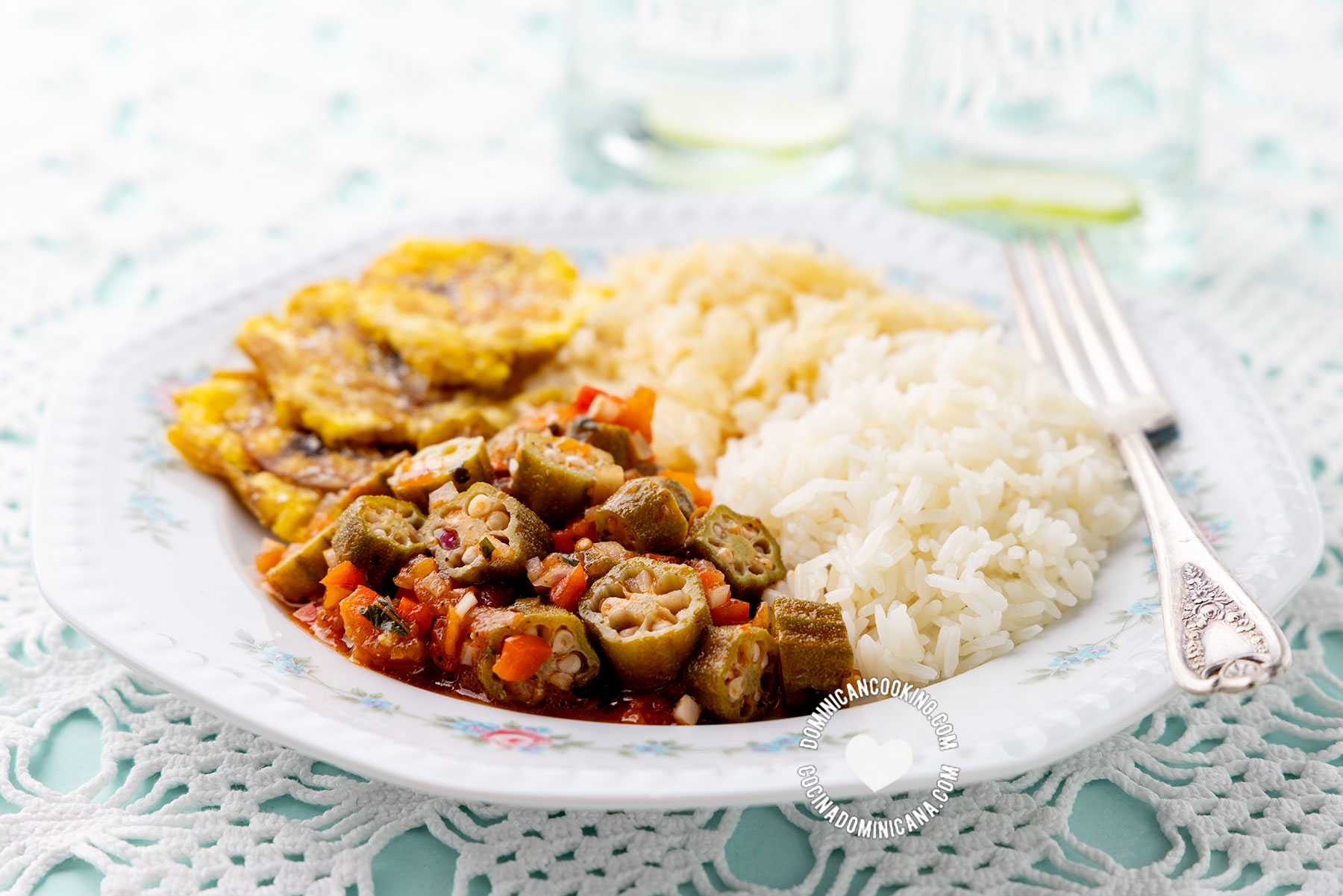 Molondrones guisados (Dominican stewed okra).