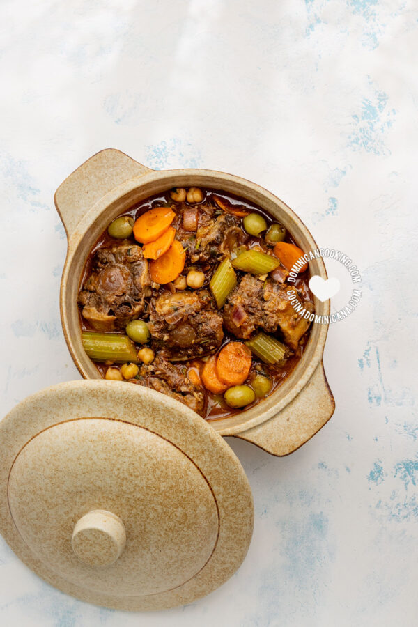 Rabo Encendido or Rabo Guisado [Video+Recipe] Spicy Oxtail Stew