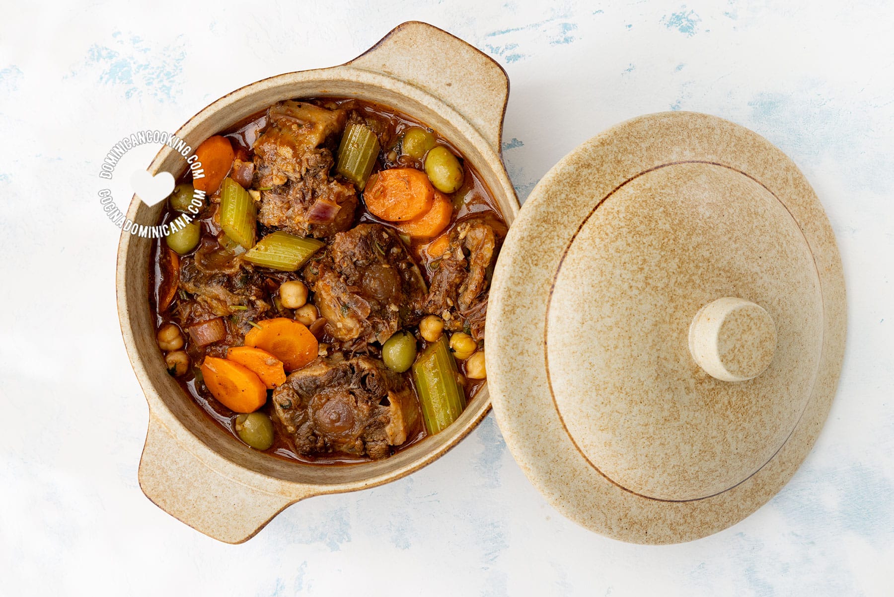 Rabo guisado (spicy oxtail stew).