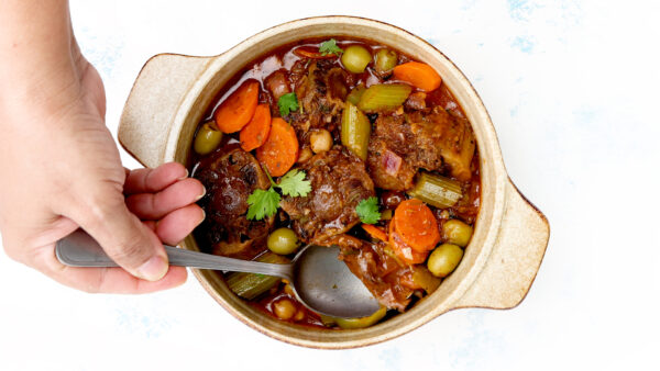 Rabo Encendido or Rabo Guisado [Video+Recipe] Spicy Oxtail Stew