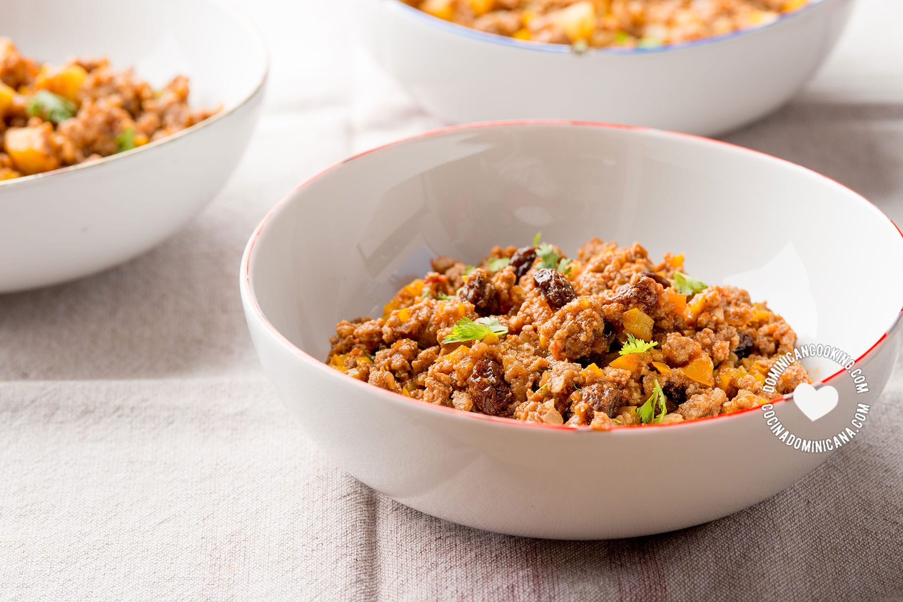Minced beef and raisins stuffing