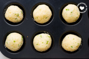 Baking yuca balls in tray